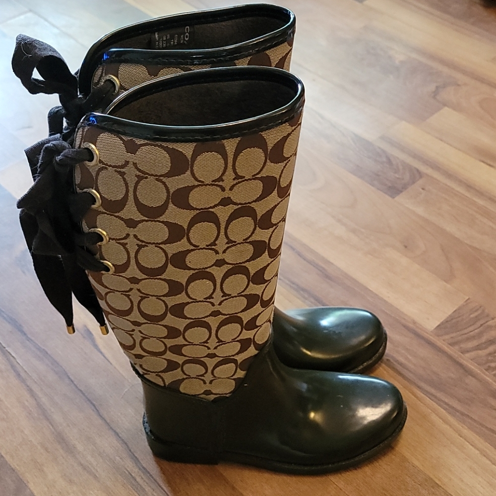 Coach boots